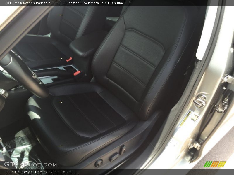 Tungsten Silver Metallic / Titan Black 2012 Volkswagen Passat 2.5L SE
