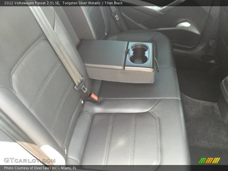 Tungsten Silver Metallic / Titan Black 2012 Volkswagen Passat 2.5L SE
