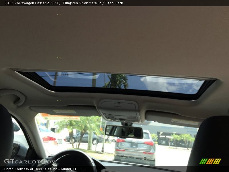Tungsten Silver Metallic / Titan Black 2012 Volkswagen Passat 2.5L SE