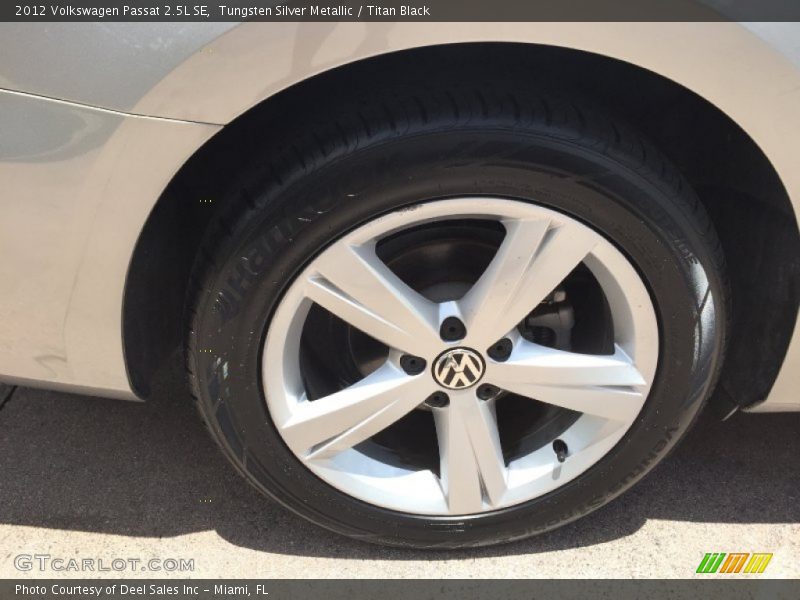Tungsten Silver Metallic / Titan Black 2012 Volkswagen Passat 2.5L SE
