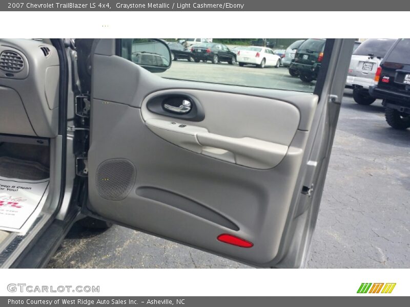 Graystone Metallic / Light Cashmere/Ebony 2007 Chevrolet TrailBlazer LS 4x4