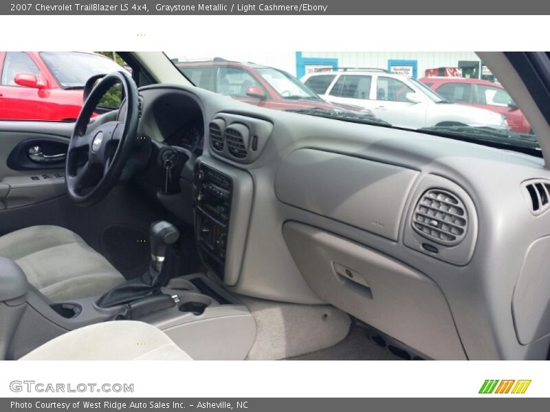 Graystone Metallic / Light Cashmere/Ebony 2007 Chevrolet TrailBlazer LS 4x4