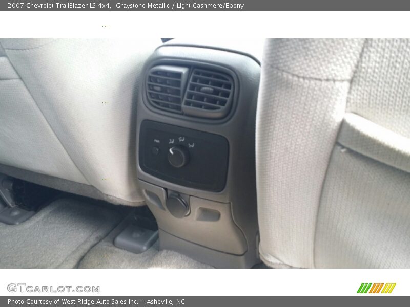 Graystone Metallic / Light Cashmere/Ebony 2007 Chevrolet TrailBlazer LS 4x4