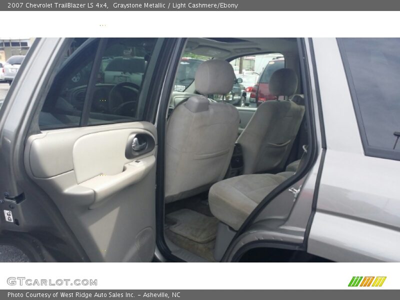 Graystone Metallic / Light Cashmere/Ebony 2007 Chevrolet TrailBlazer LS 4x4
