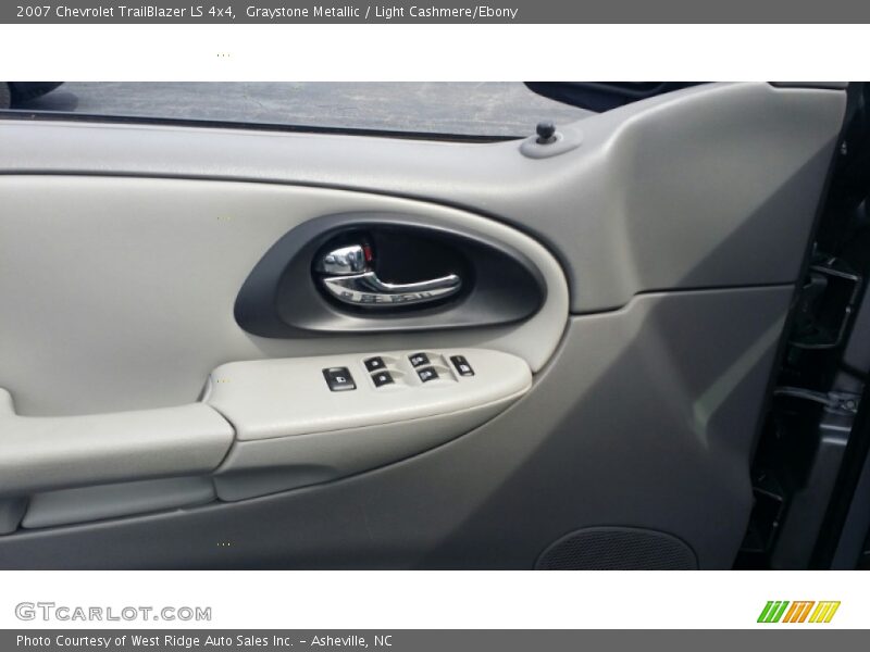 Graystone Metallic / Light Cashmere/Ebony 2007 Chevrolet TrailBlazer LS 4x4