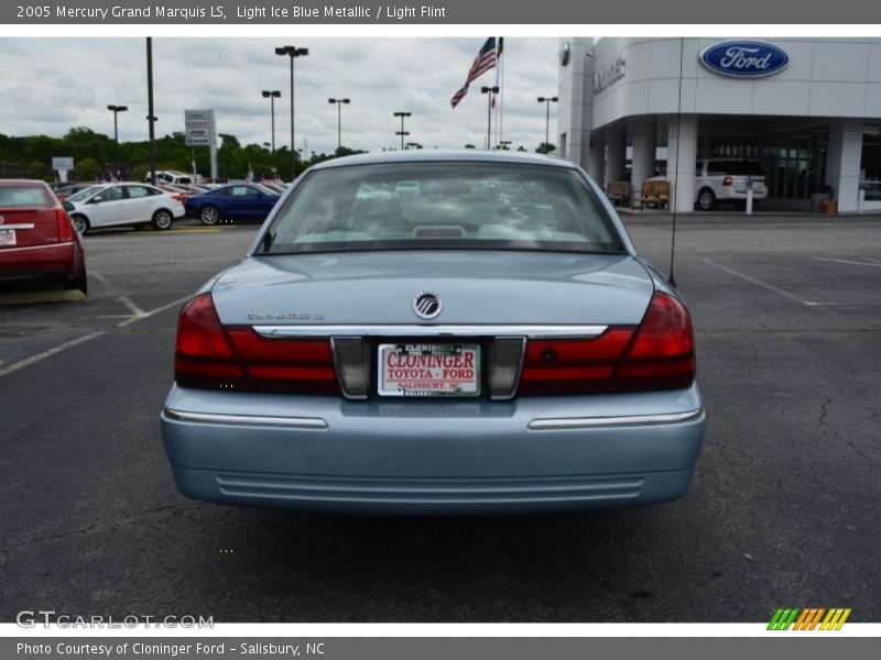 Light Ice Blue Metallic / Light Flint 2005 Mercury Grand Marquis LS