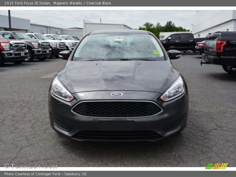 Magnetic Metallic / Charcoal Black 2015 Ford Focus SE Sedan