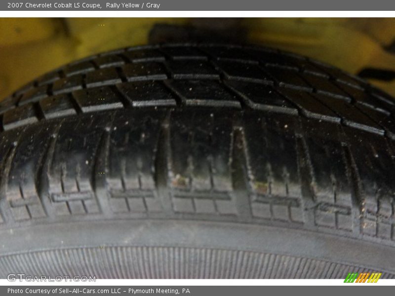 Rally Yellow / Gray 2007 Chevrolet Cobalt LS Coupe