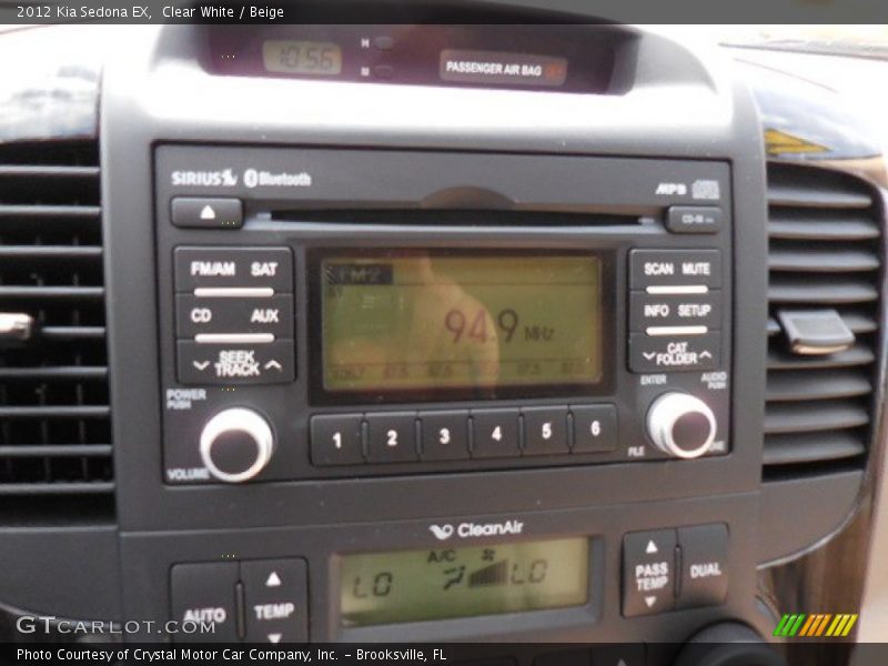 Clear White / Beige 2012 Kia Sedona EX