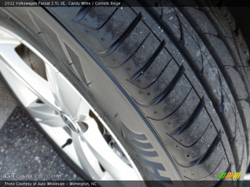 Candy White / Cornsilk Beige 2012 Volkswagen Passat 2.5L SE