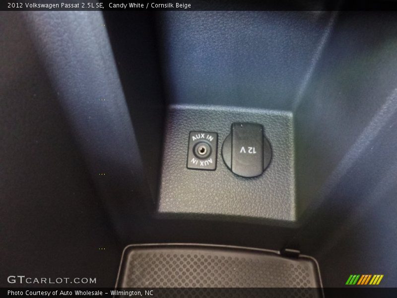 Candy White / Cornsilk Beige 2012 Volkswagen Passat 2.5L SE