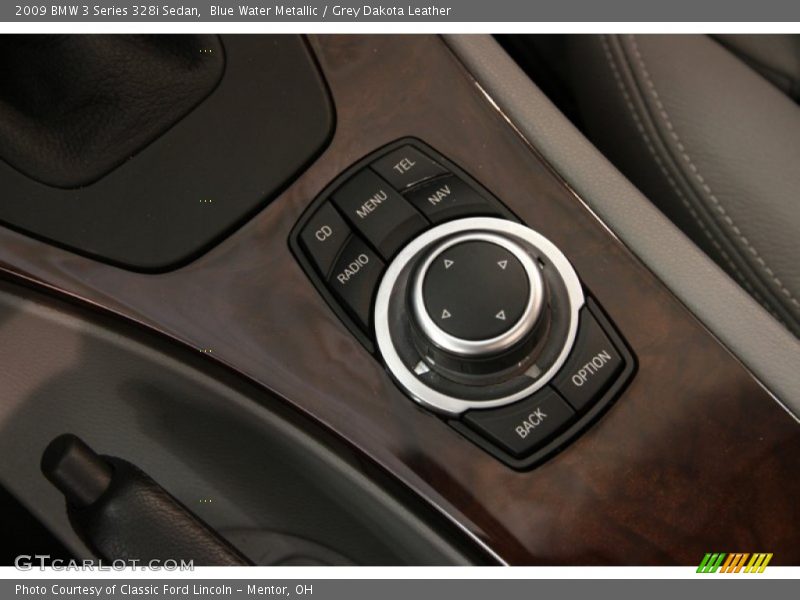 Controls of 2009 3 Series 328i Sedan