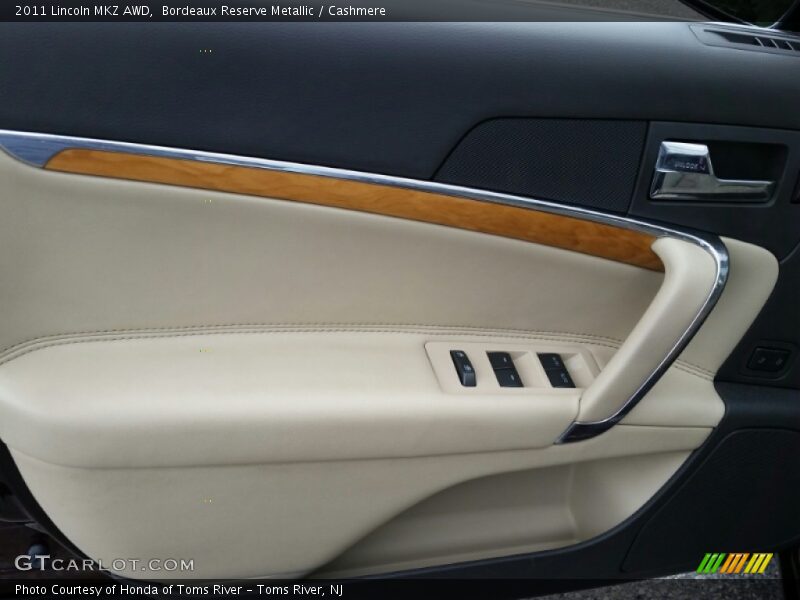 Bordeaux Reserve Metallic / Cashmere 2011 Lincoln MKZ AWD
