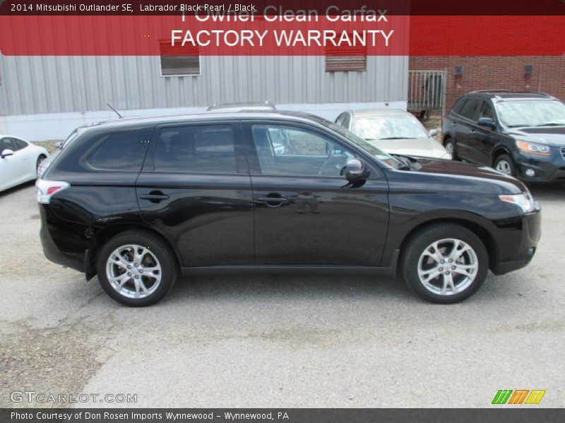 Labrador Black Pearl / Black 2014 Mitsubishi Outlander SE
