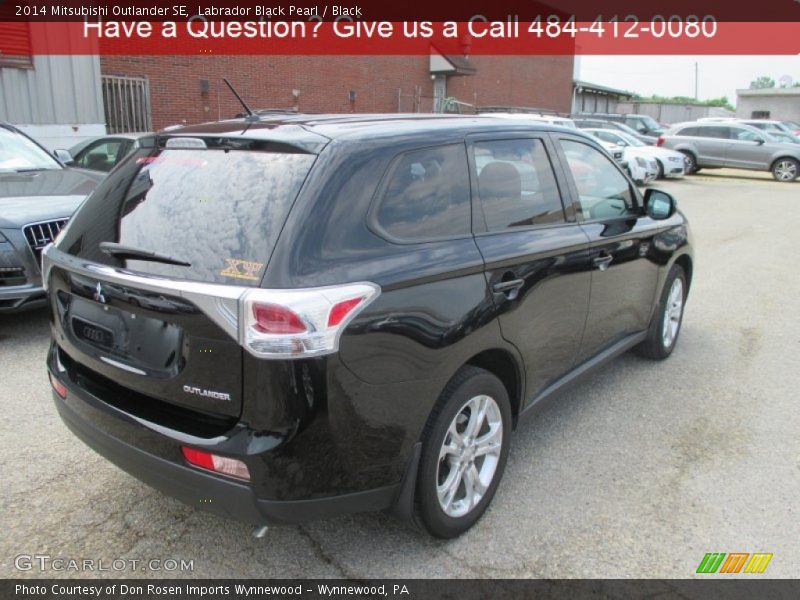 Labrador Black Pearl / Black 2014 Mitsubishi Outlander SE