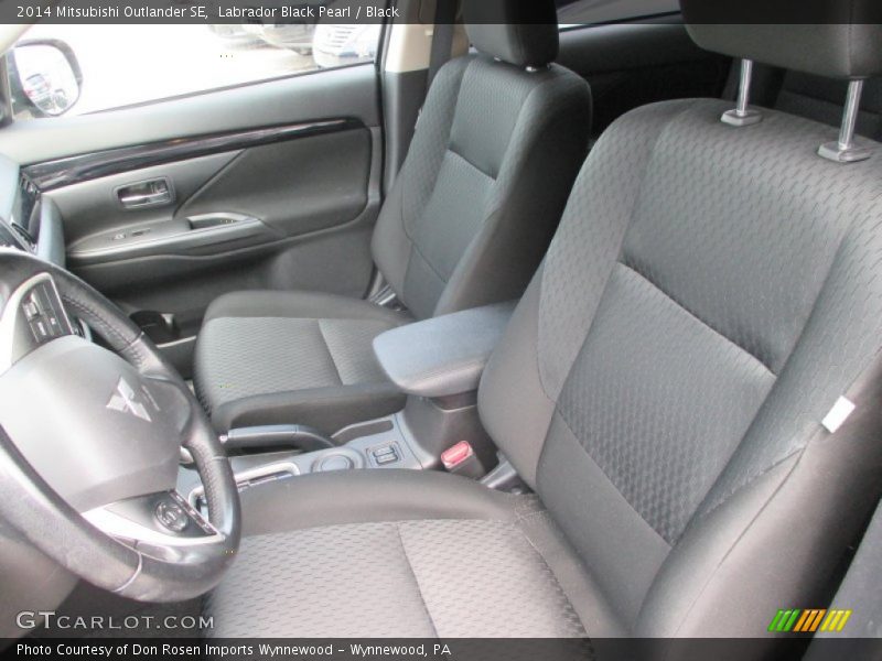 Labrador Black Pearl / Black 2014 Mitsubishi Outlander SE