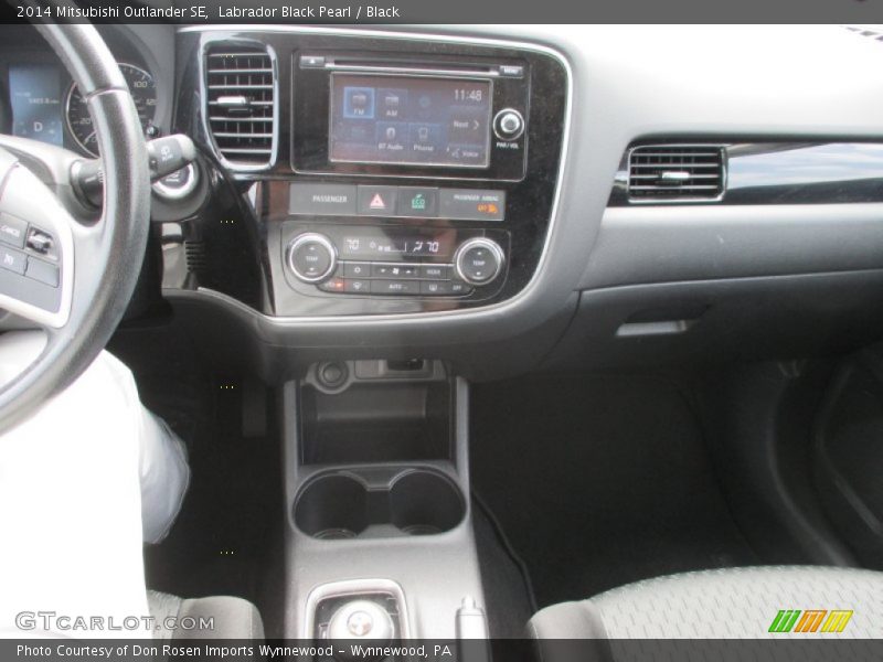 Labrador Black Pearl / Black 2014 Mitsubishi Outlander SE