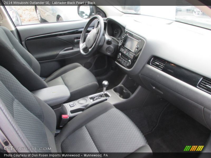 Labrador Black Pearl / Black 2014 Mitsubishi Outlander SE