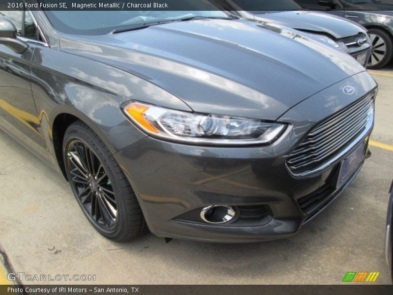 Magnetic Metallic / Charcoal Black 2016 Ford Fusion SE