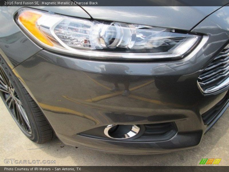 Magnetic Metallic / Charcoal Black 2016 Ford Fusion SE