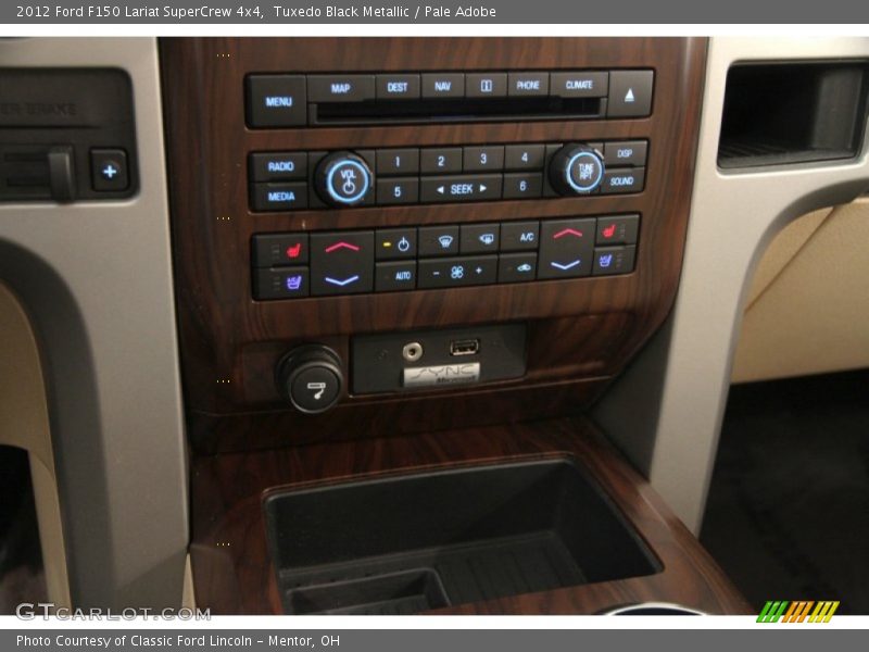 Tuxedo Black Metallic / Pale Adobe 2012 Ford F150 Lariat SuperCrew 4x4