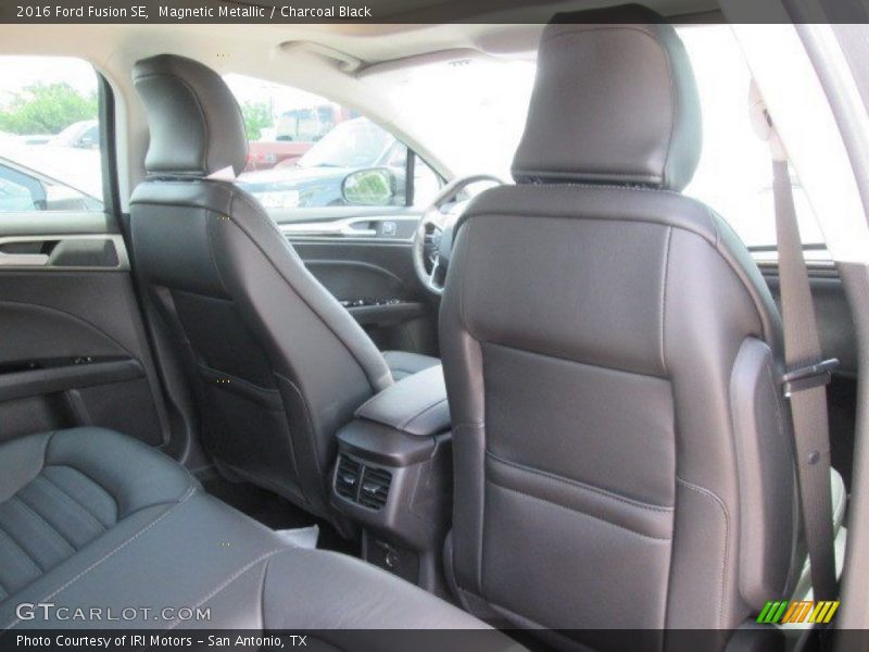 Magnetic Metallic / Charcoal Black 2016 Ford Fusion SE