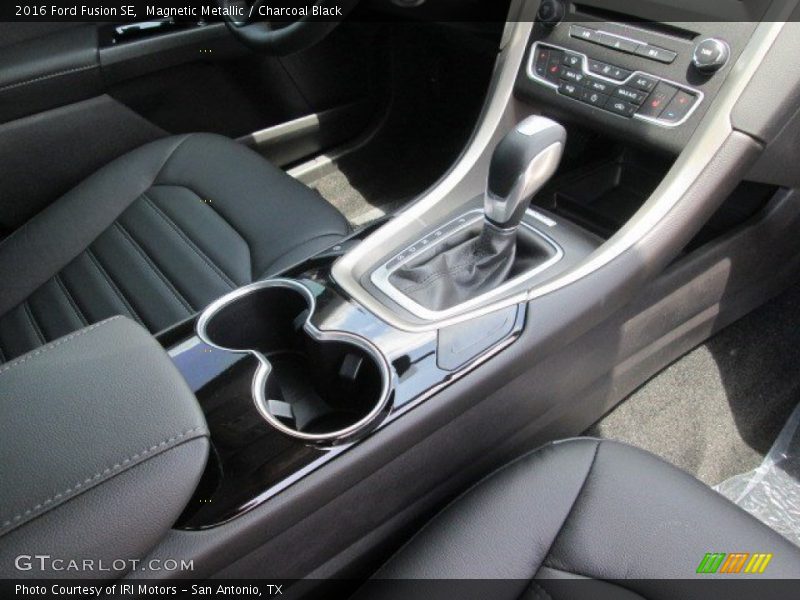 Magnetic Metallic / Charcoal Black 2016 Ford Fusion SE