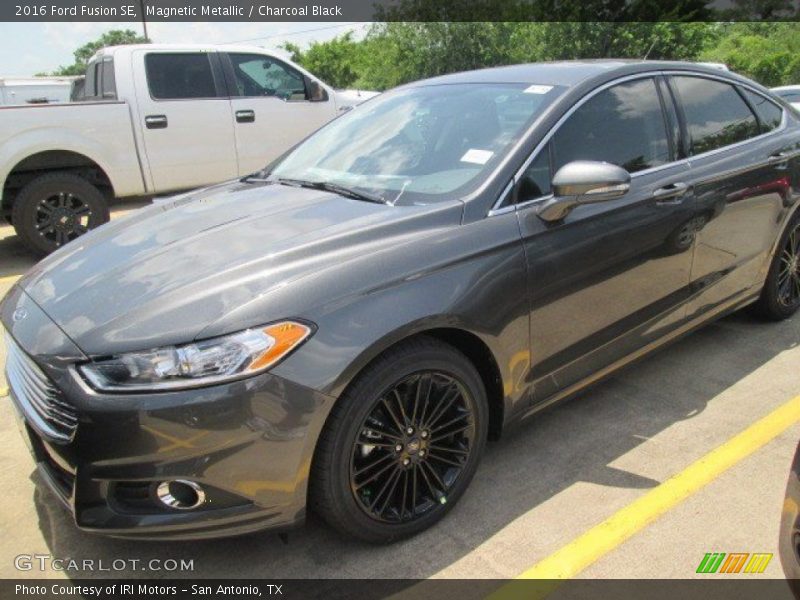Magnetic Metallic / Charcoal Black 2016 Ford Fusion SE