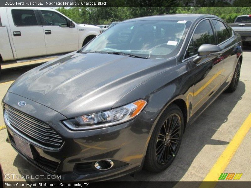 Magnetic Metallic / Charcoal Black 2016 Ford Fusion SE