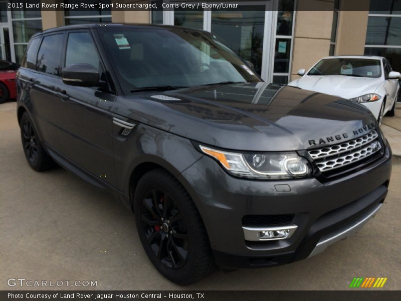 Front 3/4 View of 2015 Range Rover Sport Supercharged