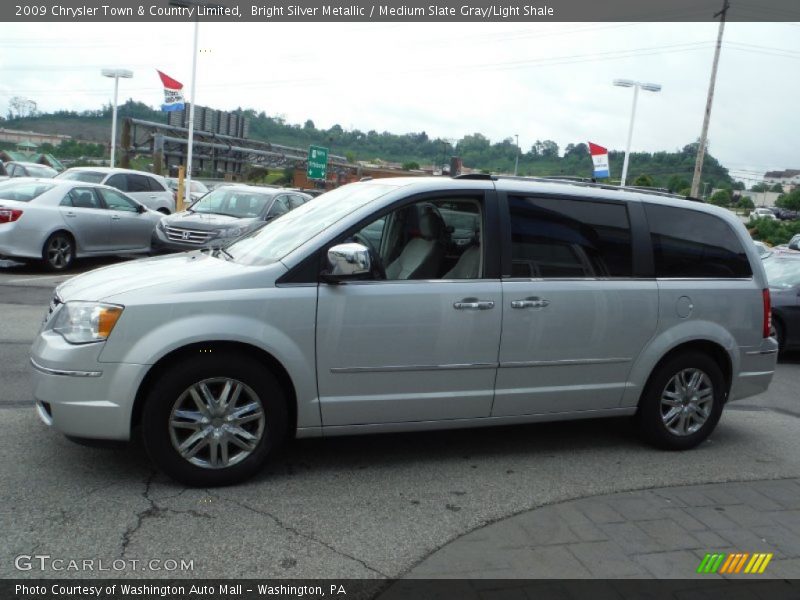 Bright Silver Metallic / Medium Slate Gray/Light Shale 2009 Chrysler Town & Country Limited