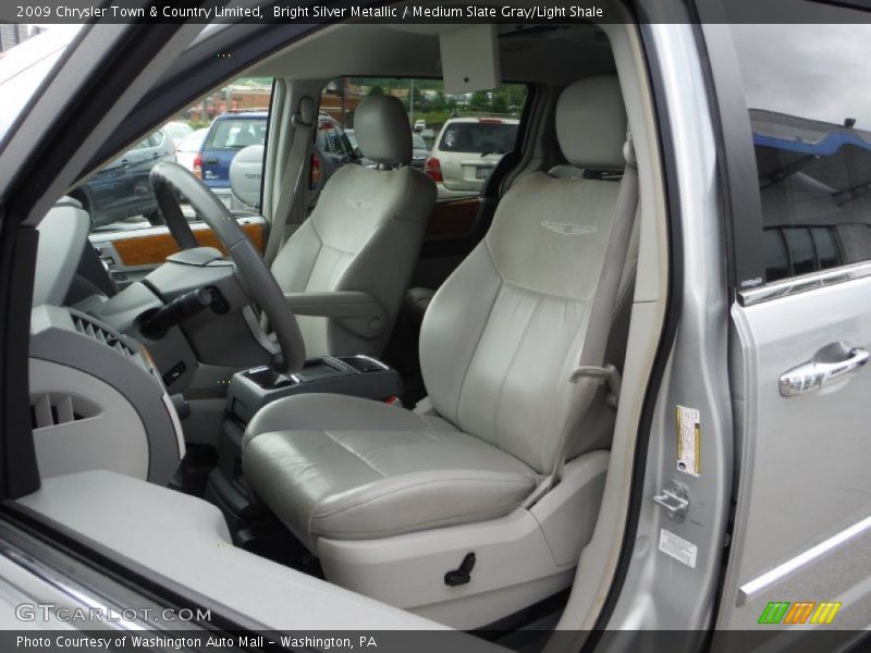 Bright Silver Metallic / Medium Slate Gray/Light Shale 2009 Chrysler Town & Country Limited