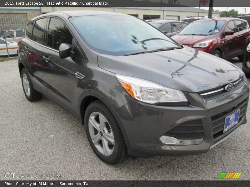 Magnetic Metallic / Charcoal Black 2015 Ford Escape SE