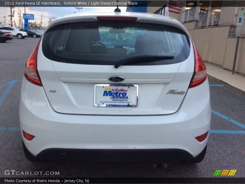 Oxford White / Light Stone/Charcoal Black 2012 Ford Fiesta SE Hatchback