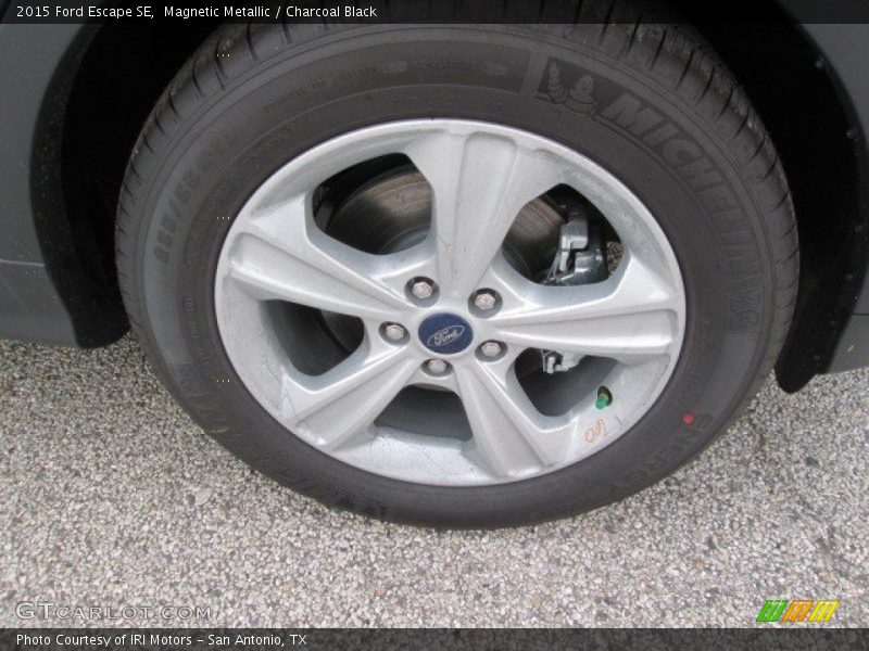 Magnetic Metallic / Charcoal Black 2015 Ford Escape SE