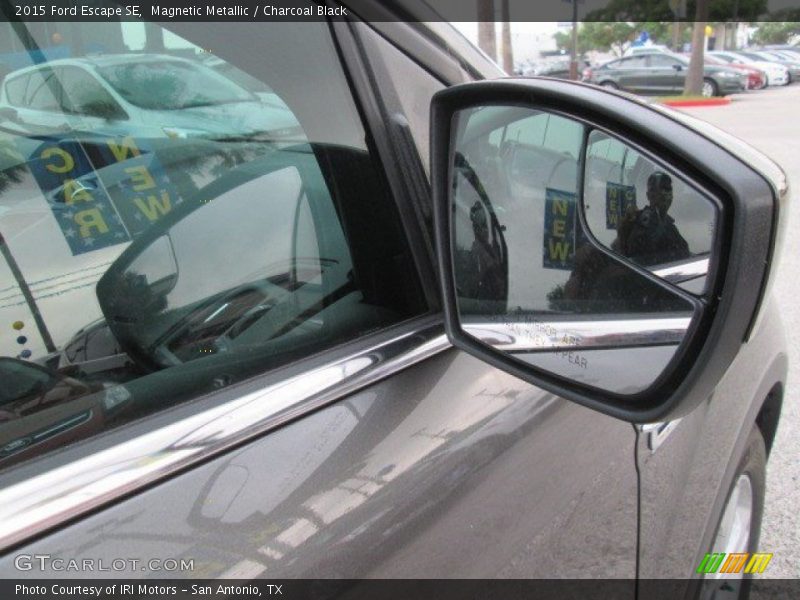 Magnetic Metallic / Charcoal Black 2015 Ford Escape SE