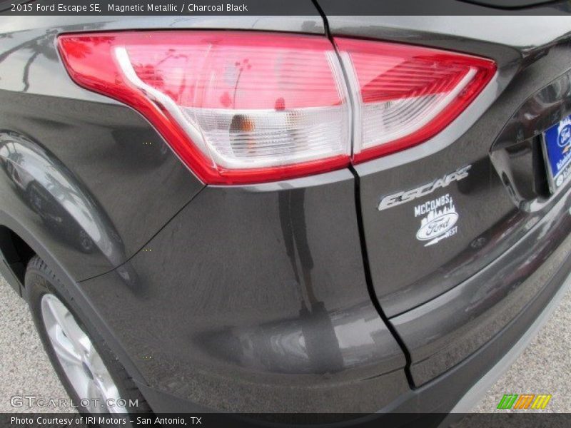 Magnetic Metallic / Charcoal Black 2015 Ford Escape SE