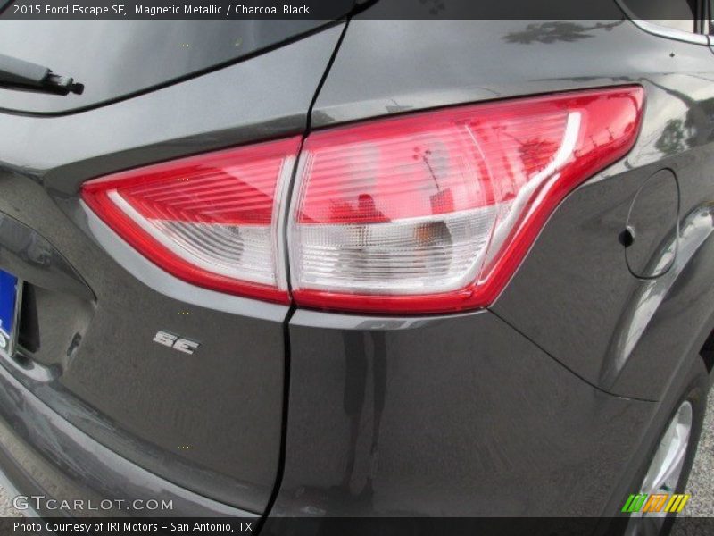 Magnetic Metallic / Charcoal Black 2015 Ford Escape SE