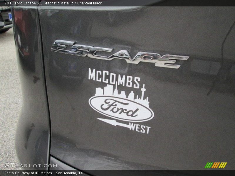 Magnetic Metallic / Charcoal Black 2015 Ford Escape SE