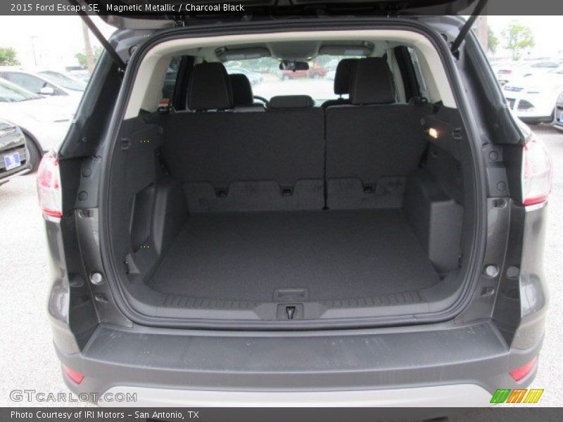 Magnetic Metallic / Charcoal Black 2015 Ford Escape SE