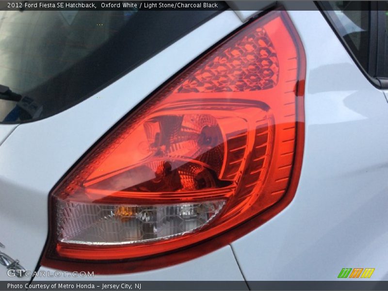 Oxford White / Light Stone/Charcoal Black 2012 Ford Fiesta SE Hatchback