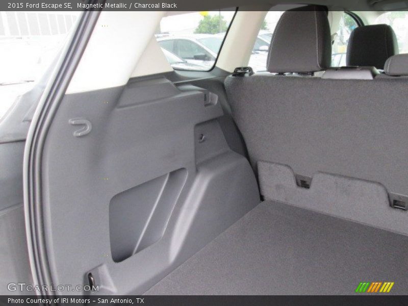 Magnetic Metallic / Charcoal Black 2015 Ford Escape SE