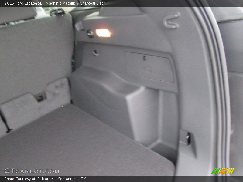 Magnetic Metallic / Charcoal Black 2015 Ford Escape SE