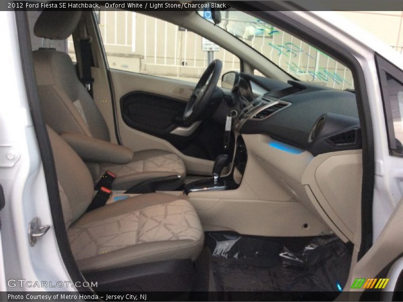 Oxford White / Light Stone/Charcoal Black 2012 Ford Fiesta SE Hatchback