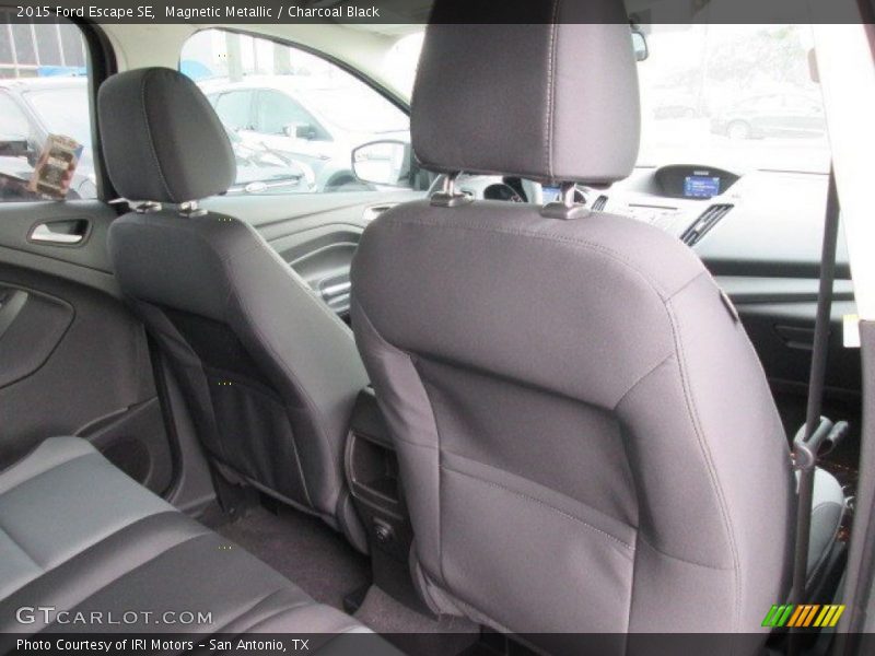 Magnetic Metallic / Charcoal Black 2015 Ford Escape SE
