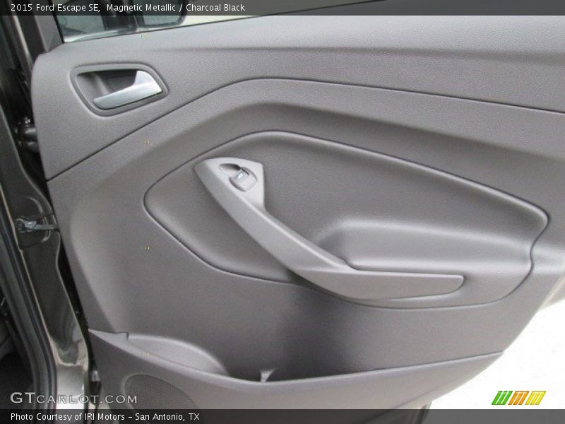 Magnetic Metallic / Charcoal Black 2015 Ford Escape SE