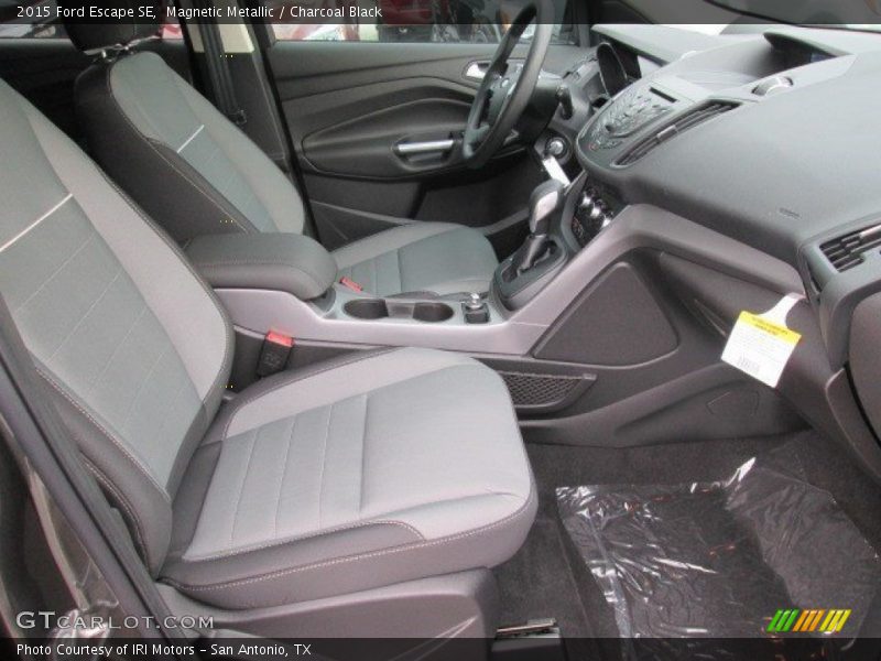 Magnetic Metallic / Charcoal Black 2015 Ford Escape SE