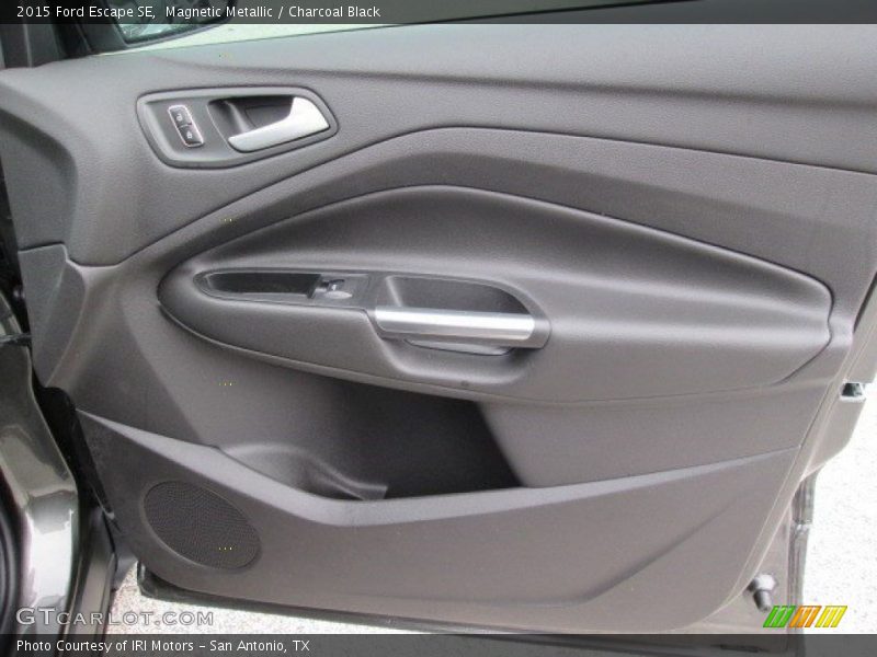 Magnetic Metallic / Charcoal Black 2015 Ford Escape SE