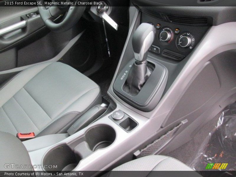 Magnetic Metallic / Charcoal Black 2015 Ford Escape SE