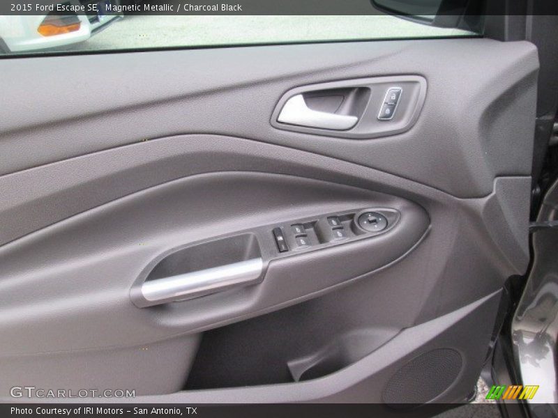 Magnetic Metallic / Charcoal Black 2015 Ford Escape SE